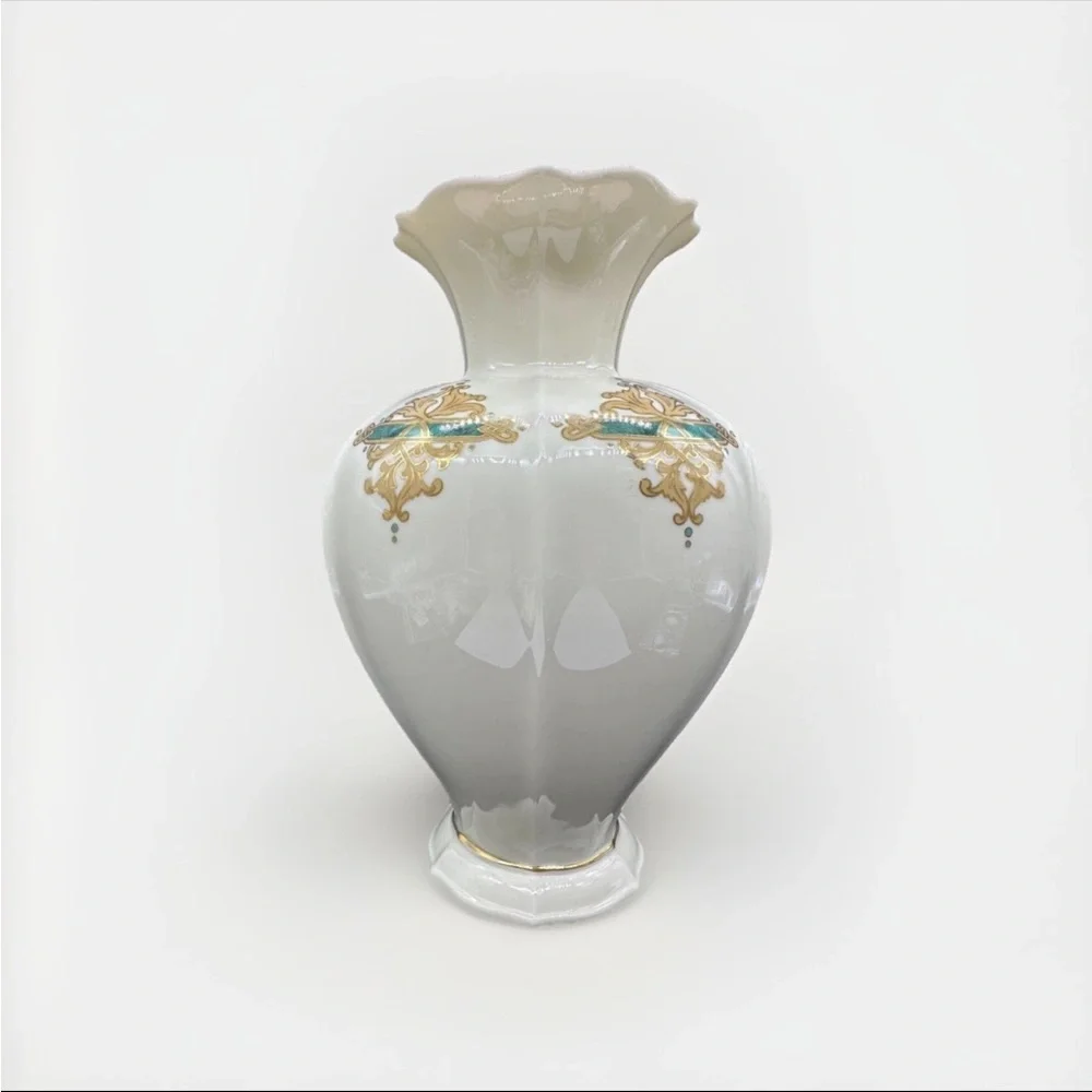 Lenox Collectible Porcelain Catalan Vase 8” Made in USA Gold‎ Green Retired